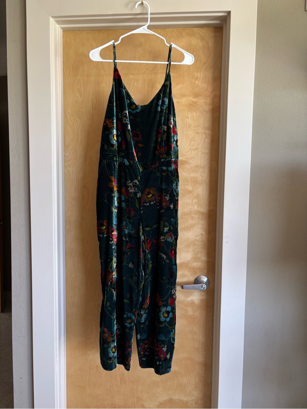 LOFT Petites Floral Velvet Slip Jumpsuit – Size 8P